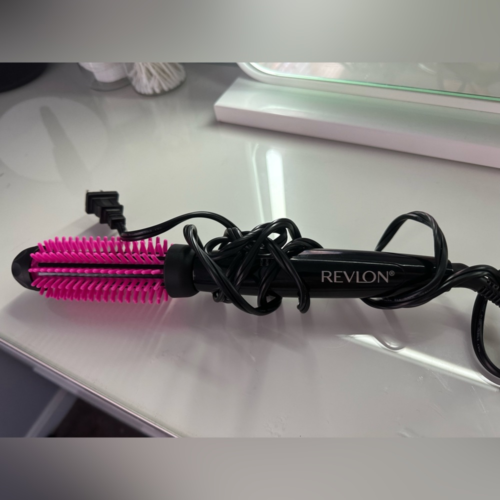 REVLON bristle heated styling brush